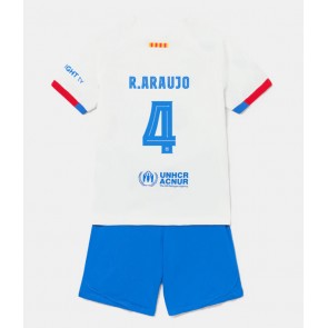 Barcelona Ronald Araujo #4 Gostujuci Dres za Dječji 2023-24 Kratak Rukavima (+ kratke hlače)